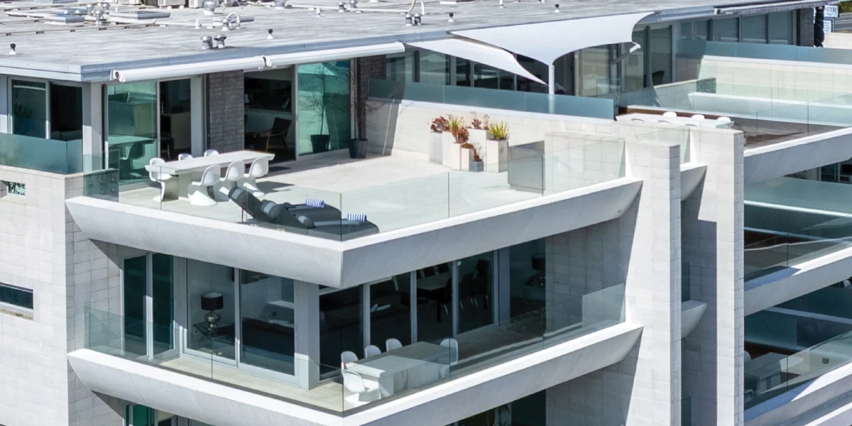 Penthouse Apartment & Breakfast at The Cove